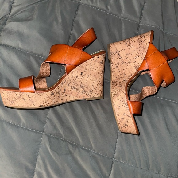 BRAND NEW MASSIMO WEDGES SZ 10 - Picture 4 of 4
